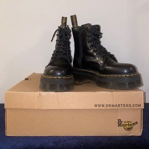 Dr Martens Jadon boot